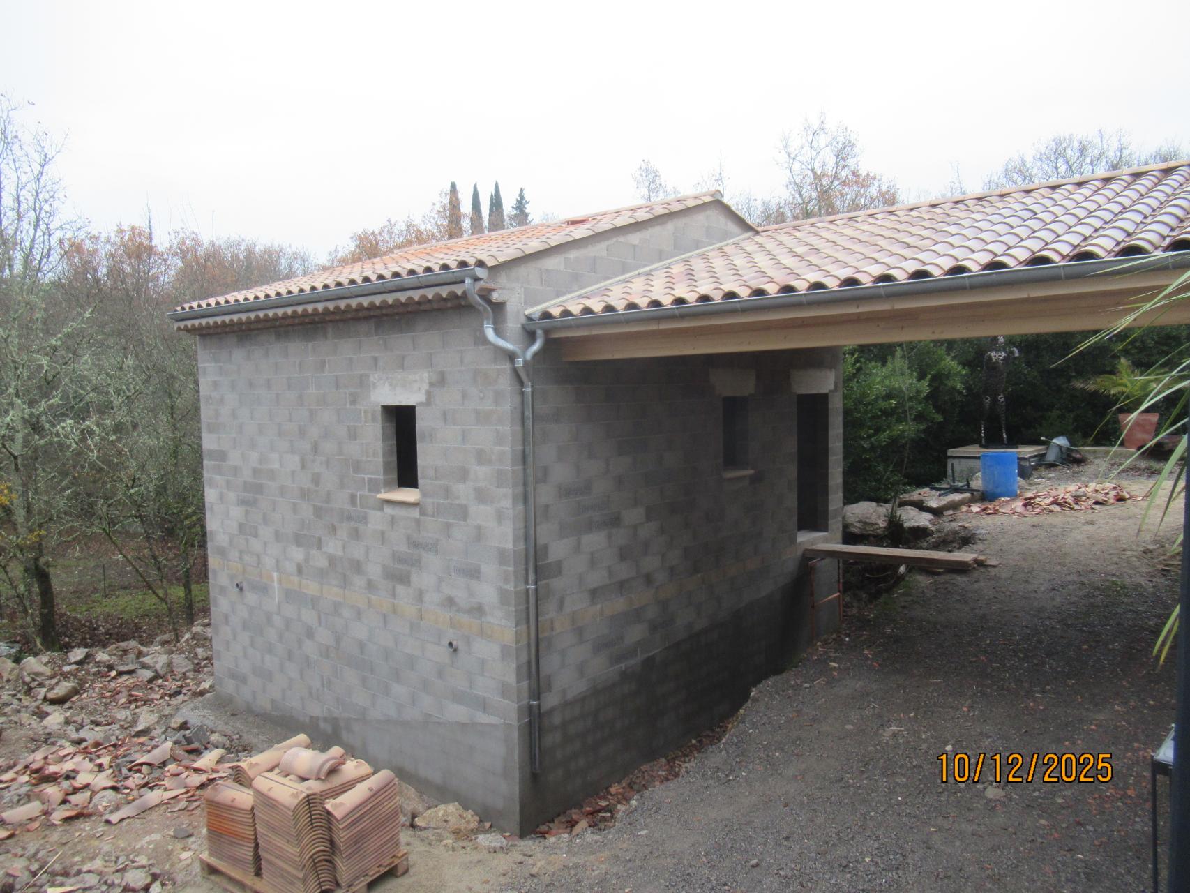 Pose des tuiles et accessoires