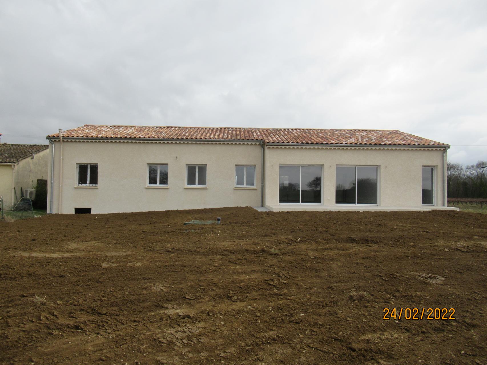 Menuiseries blanches, enduit finition Ecrasé