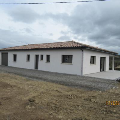 Bâtiment en U de plain pied
