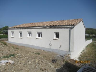 Menuiseries blanches, enduit finition Ecrasé