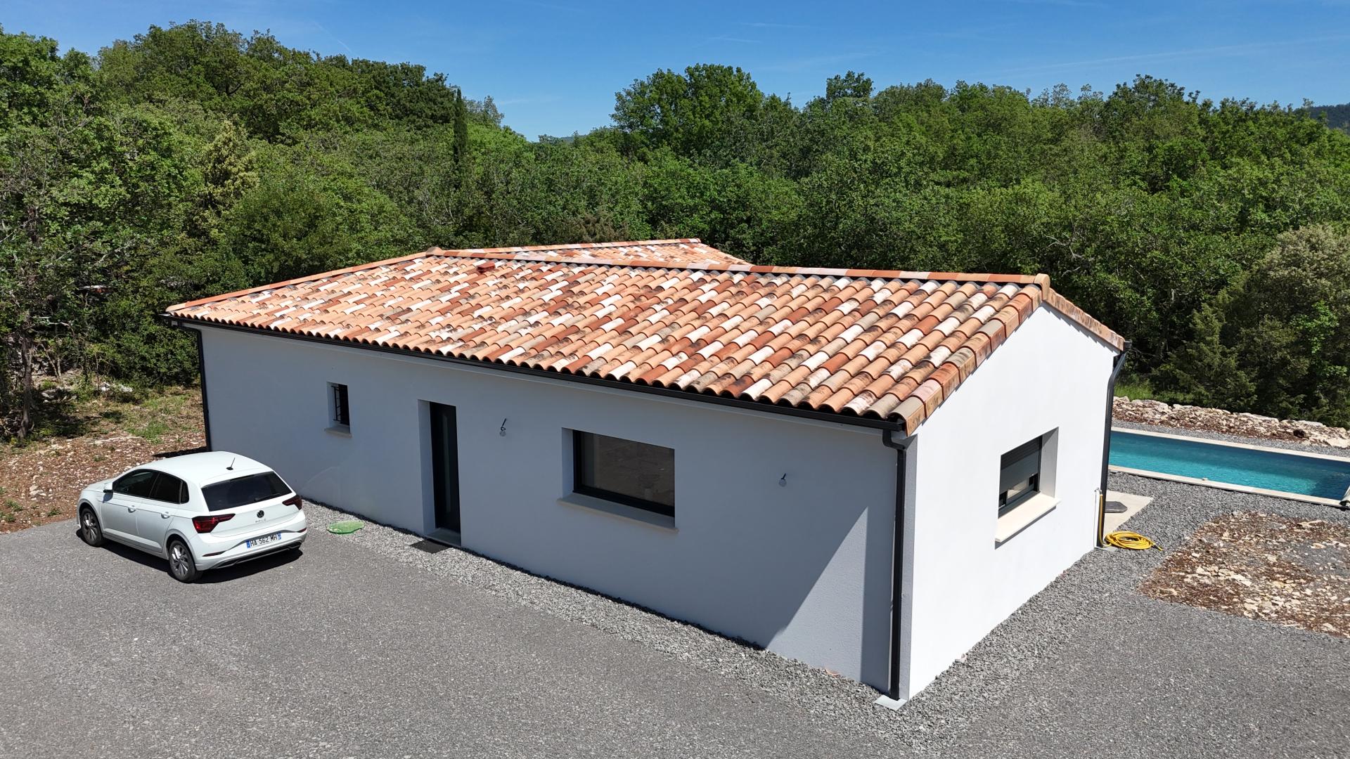 Bâtiment en L de plain pied