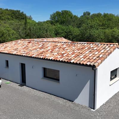 Bâtiment en L de plain pied