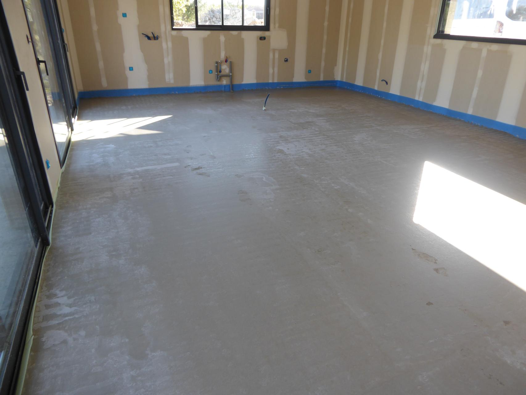 Coulage de la chape liquide