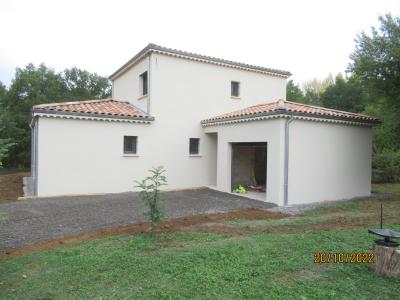 Bâtiment en L à étage