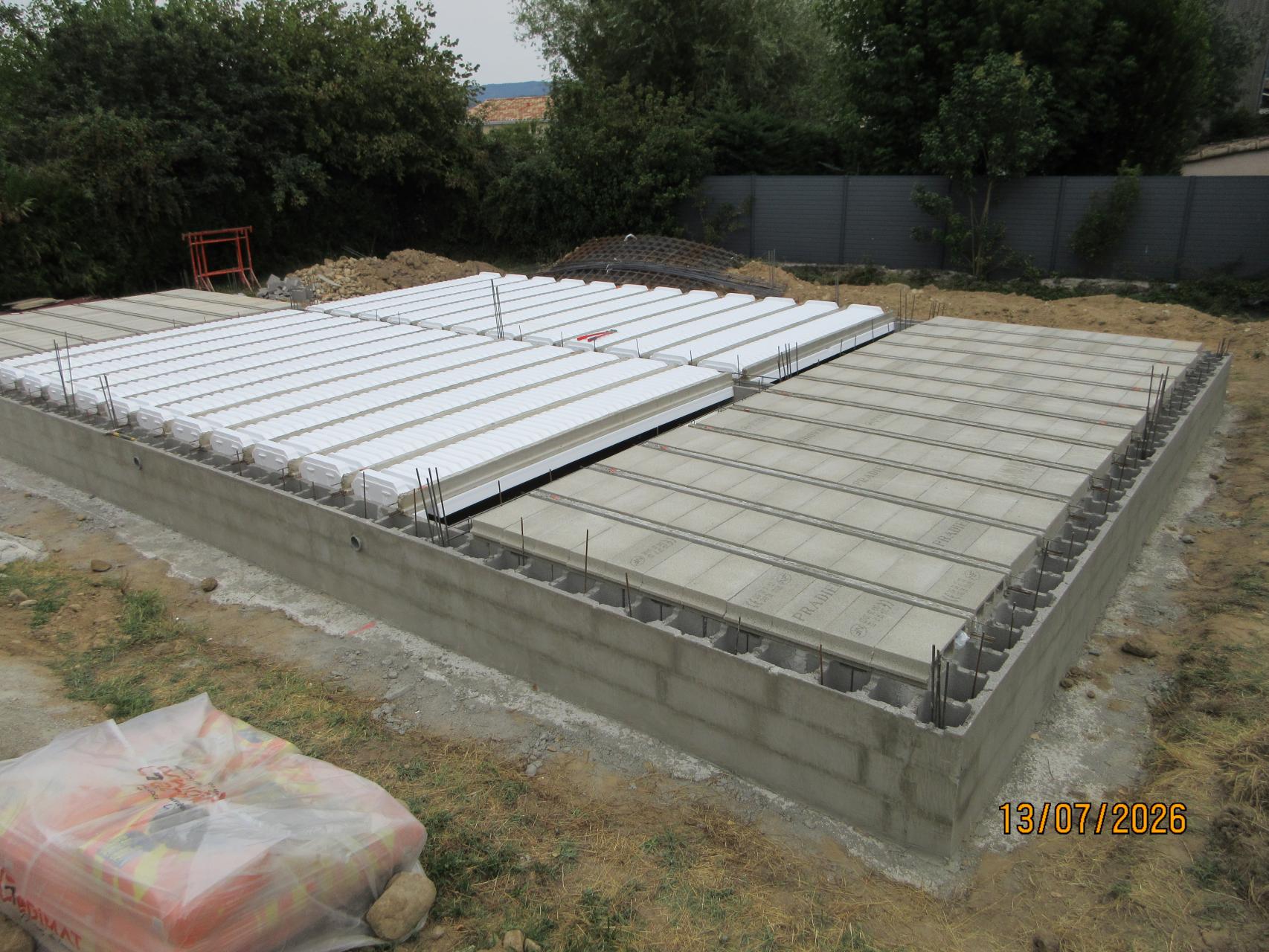 Pose des poutrelles et hourdis du plancher