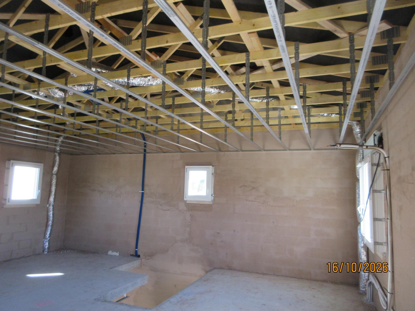 Réalisation du plafond en placo sur fourrures