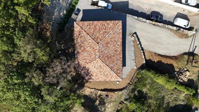 Bâtiment de forme rectangulaire de plain pied